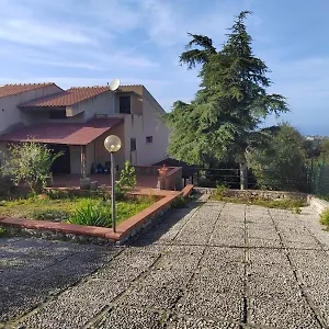 Casa vacanze By The Sea, Trabia